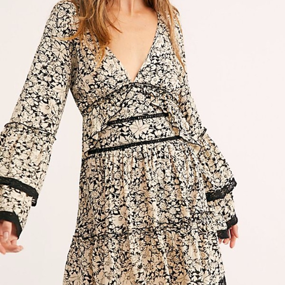 Free People Dresses & Skirts - Free  People Floral Open Back Kristall Mini Dress